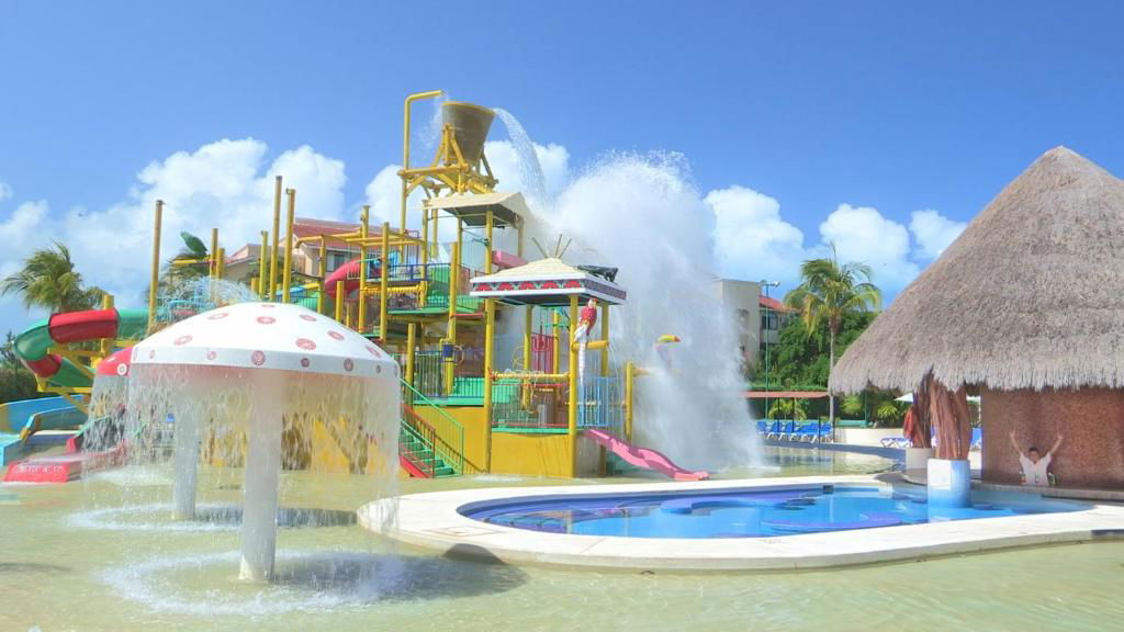 All Ritmo Cancun Resort & Waterpark Daypass Image