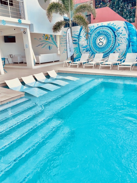 Seaview Beach Hotel Daypass Image