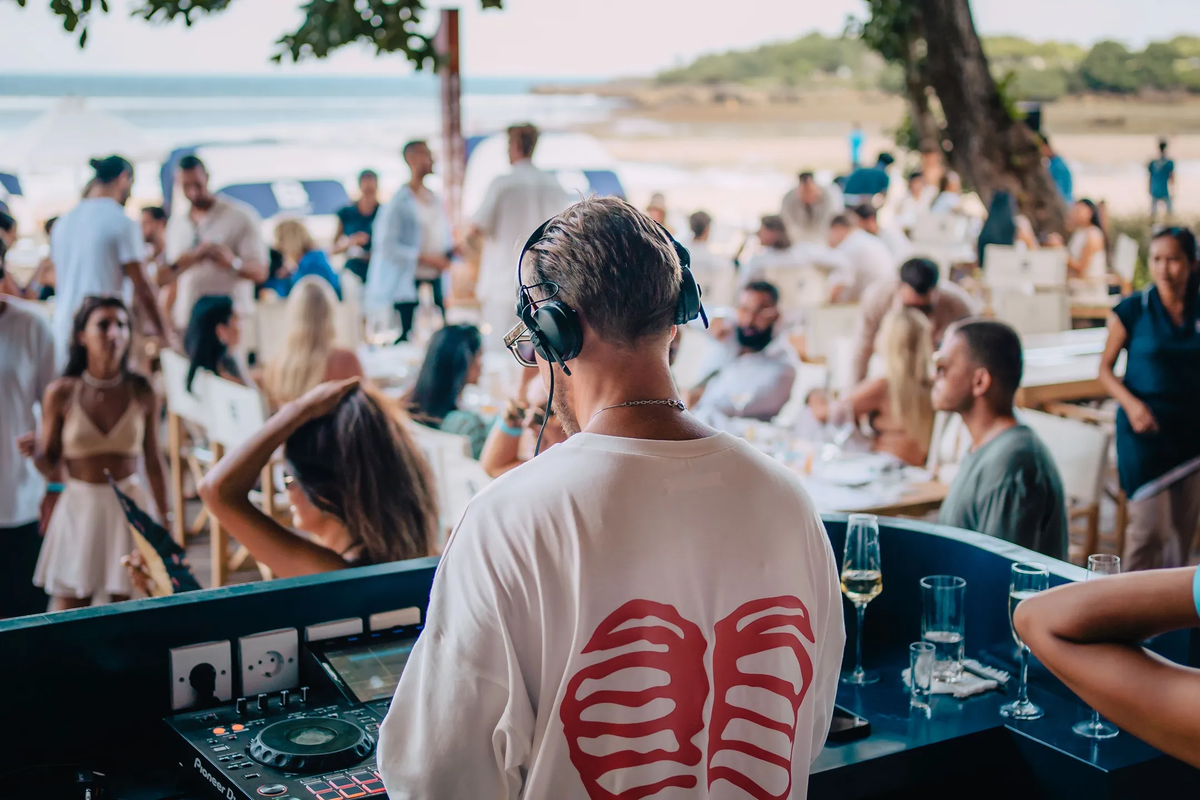 Le Bleu by K Club Image