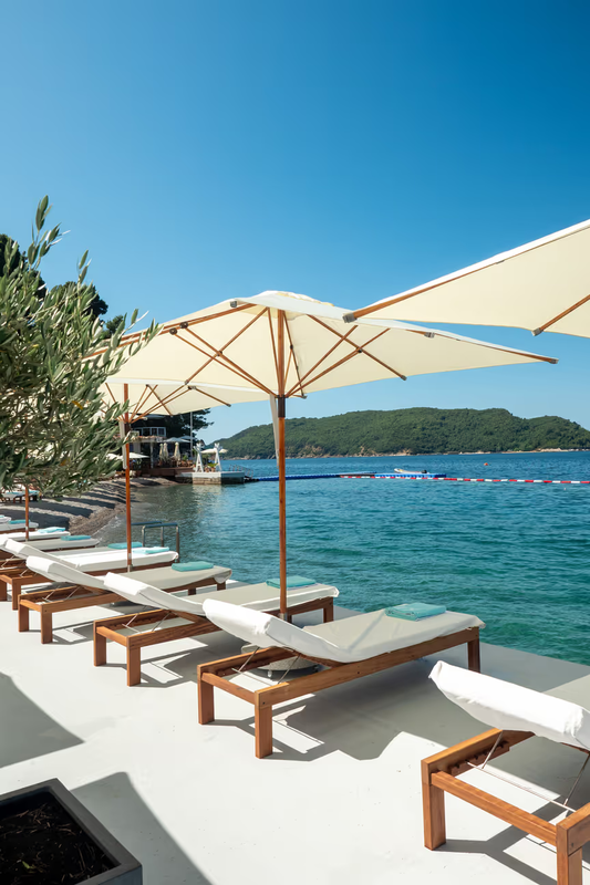 Laguna Beach & Restaurant Image