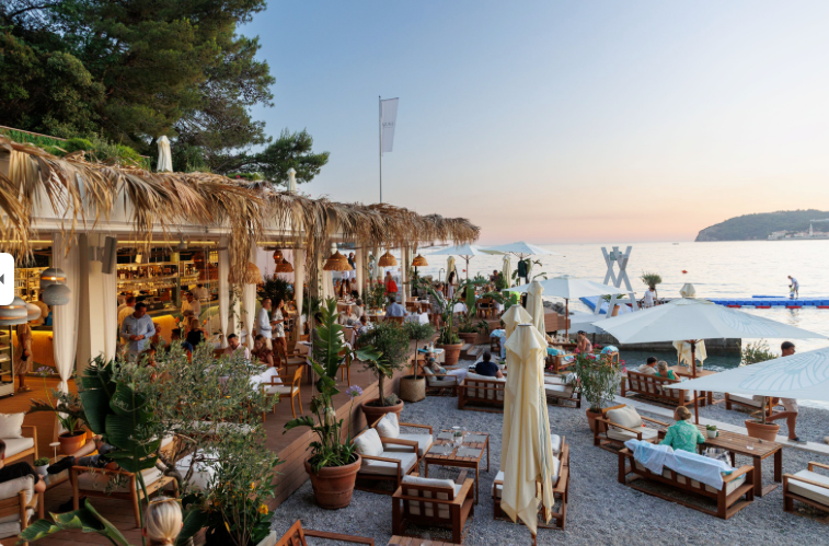 Laguna Beach & Restaurant Image