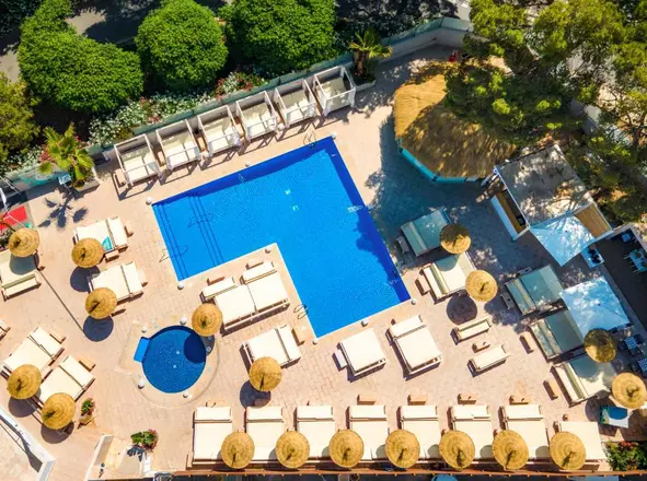 Savannah Pool Club Image