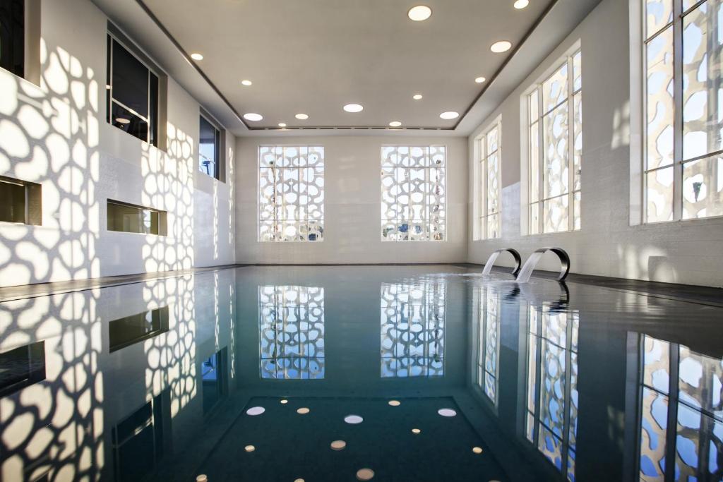 Hotel Vichy Celestins Image