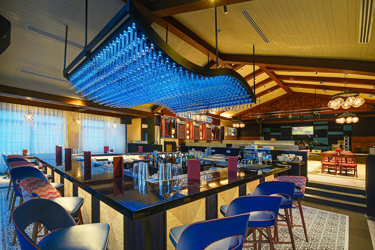 CROSSROADS Maldives Image