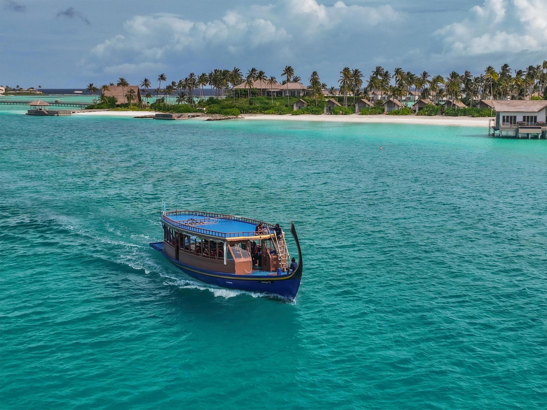 CROSSROADS Maldives Image